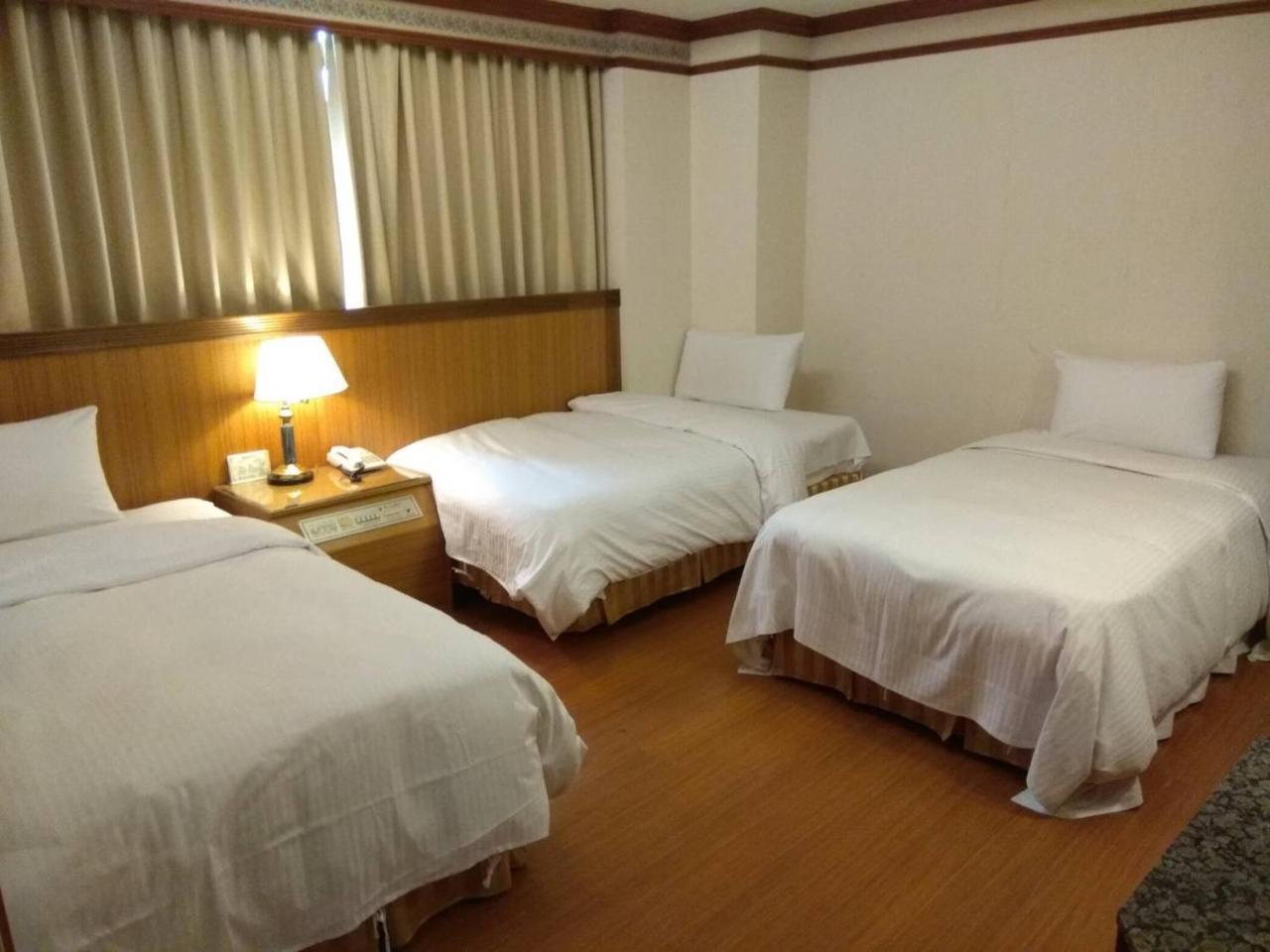 Emperor Hotel Kaohsiung Exterior photo